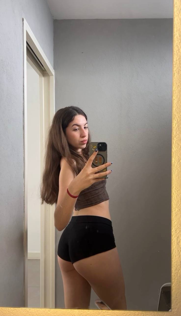 Amber in her underwear in Cologne