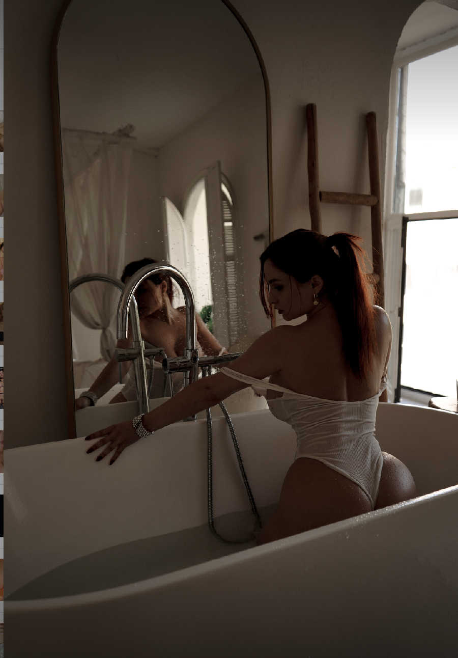 A playful frame from Miranda Faith nude — online in Cologne