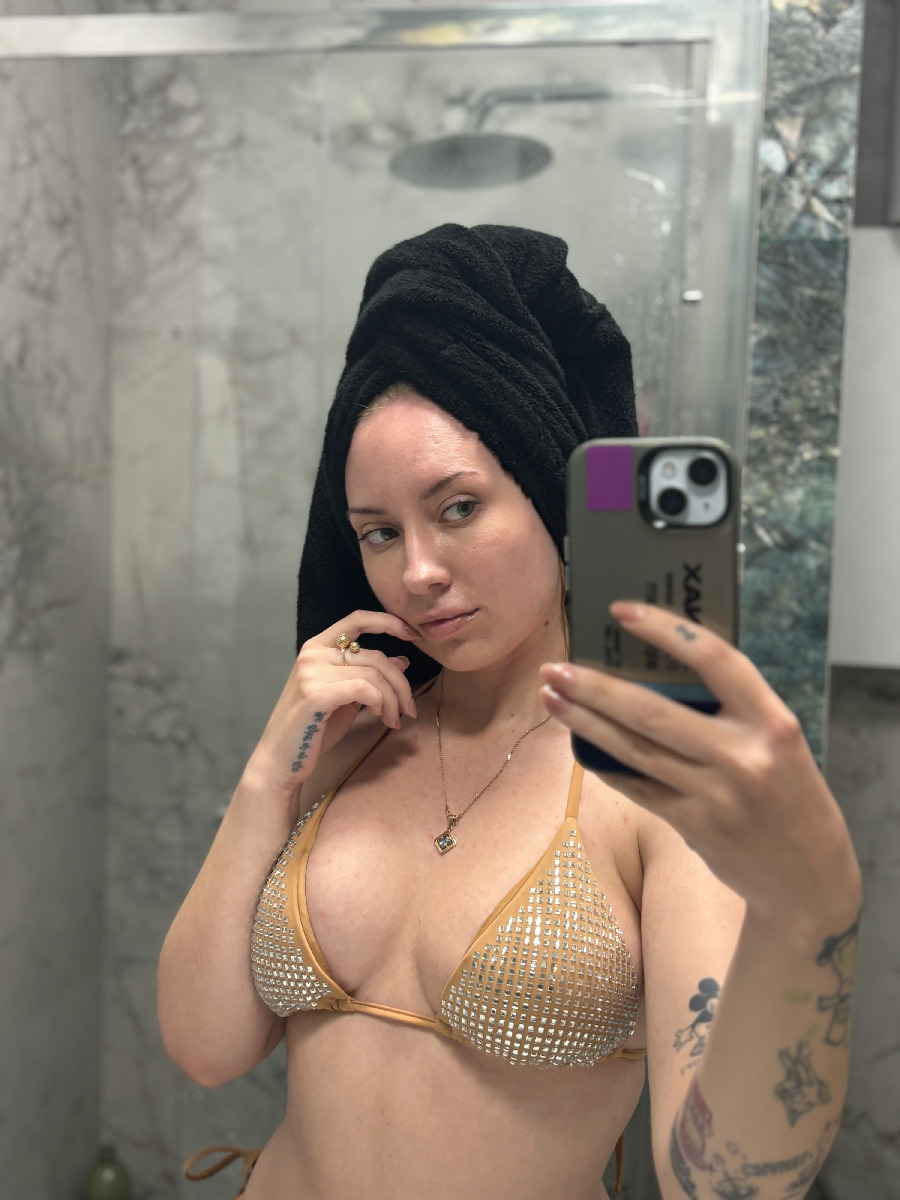 Nude girl KateV in Cologne