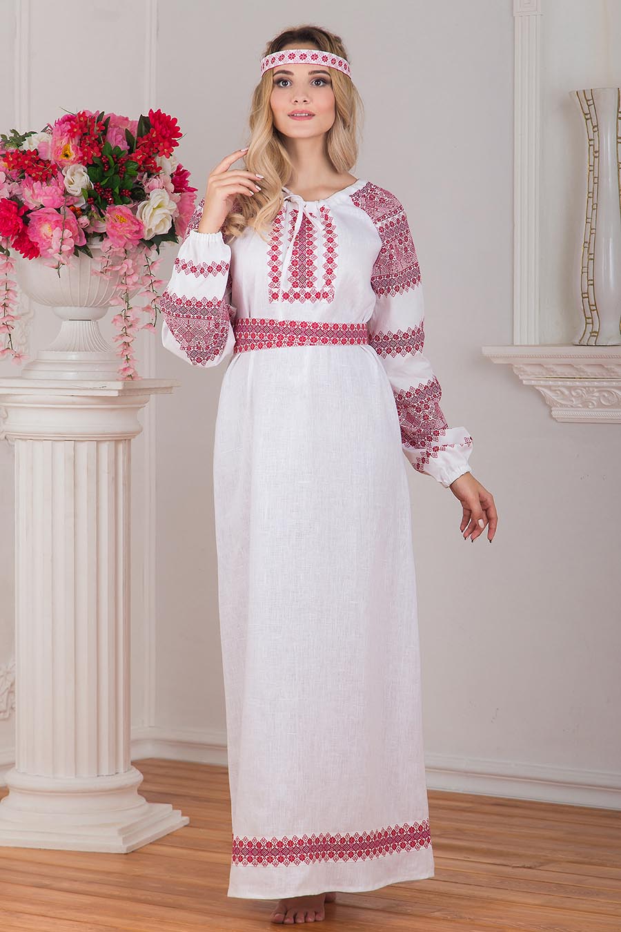 Women in Slavic costumes in Cologne