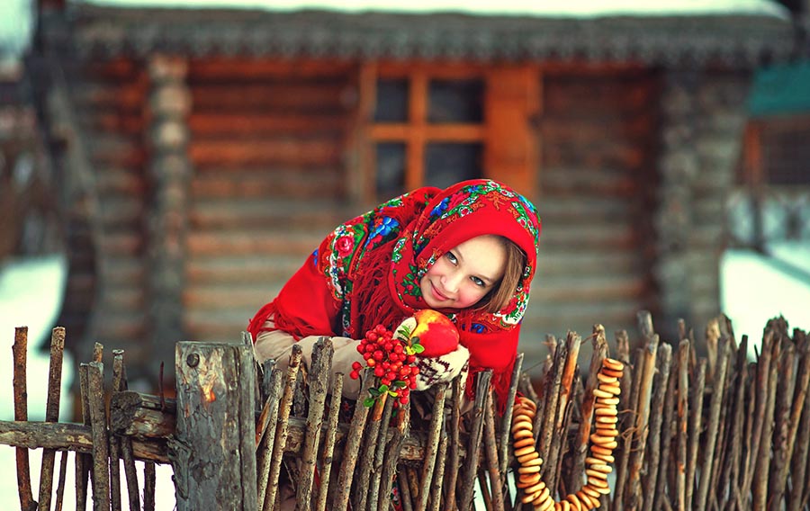 Sexy girl Women in Slavic costumes in Cologne