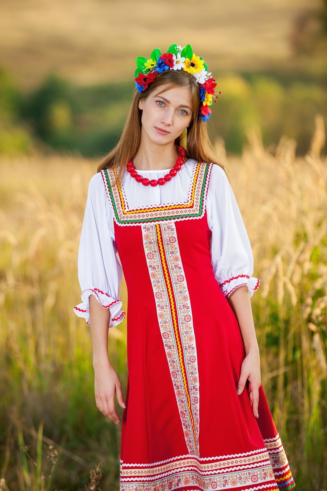Women in Slavic costumes in Cologne